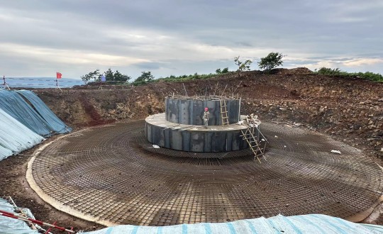 5.装配式总公司考察三一重能黑龙江宁安项目基地现场_副本.jpg