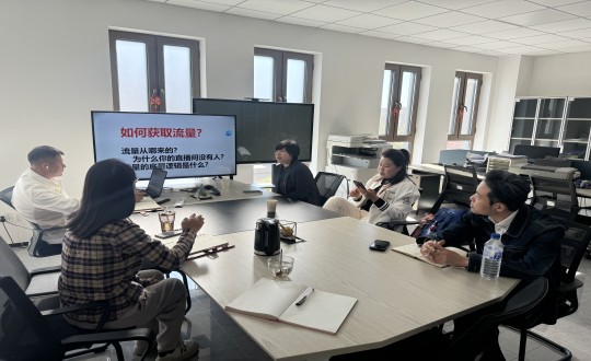 3.5001拉斯维加斯·南山温泉城营销团队新媒体运营培训现场_副本.jpg