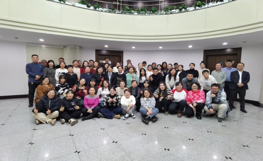 2024年1月13日，，，，药业公司举行2023年度总结表扬暨“平行腾飞”主题年会_副本.jpg